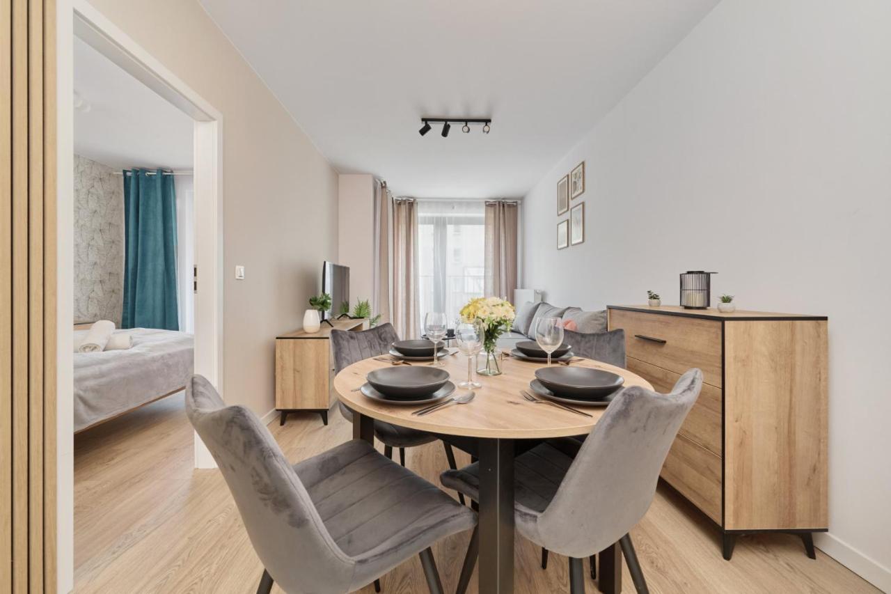 Nowoczesny Apartament Z Balkonem I Parkingiem W Centrum Wroclawia By Noclegi Renters Екстериор снимка