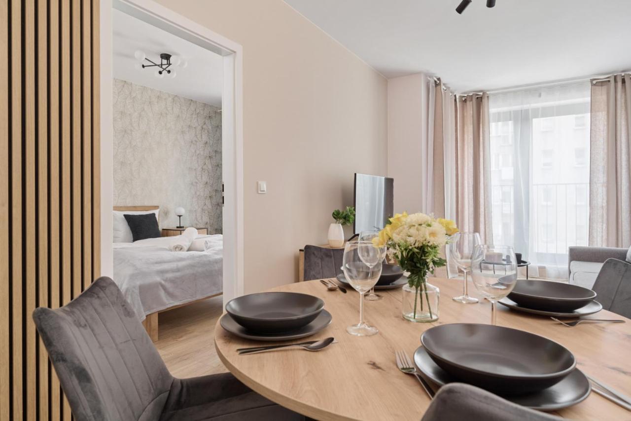Nowoczesny Apartament Z Balkonem I Parkingiem W Centrum Wroclawia By Noclegi Renters Екстериор снимка