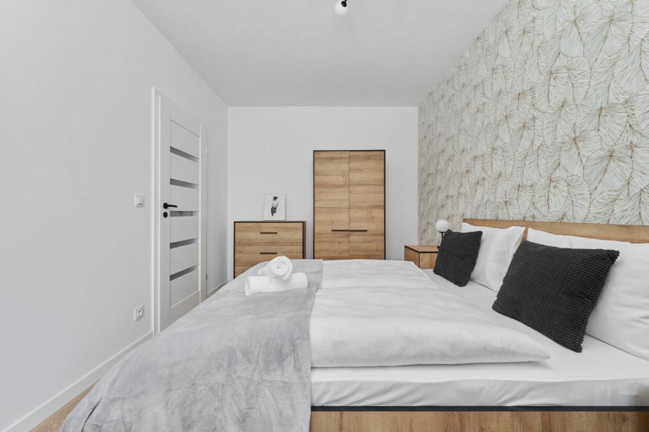 Nowoczesny Apartament Z Balkonem I Parkingiem W Centrum Wroclawia By Noclegi Renters Екстериор снимка